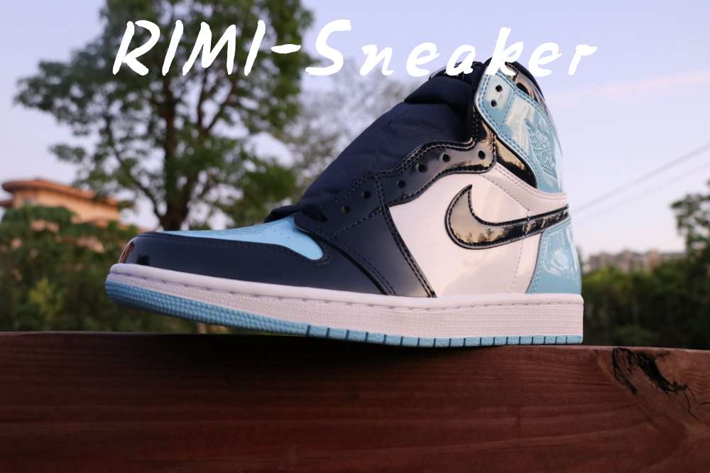 WMNS AIR JORDAN 1 RETRO HIGH OG