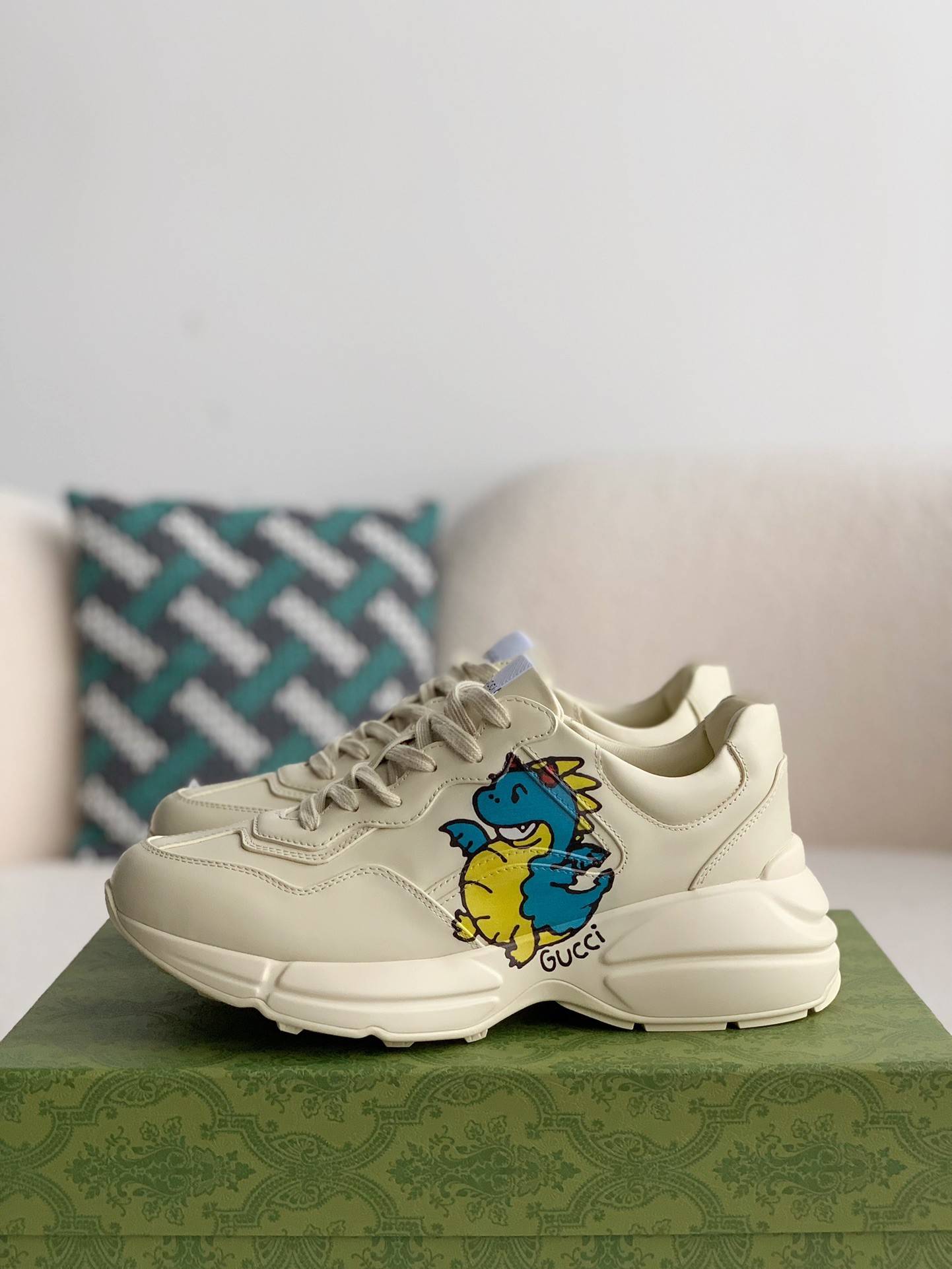 GU*IRetro Clunky Sneaker