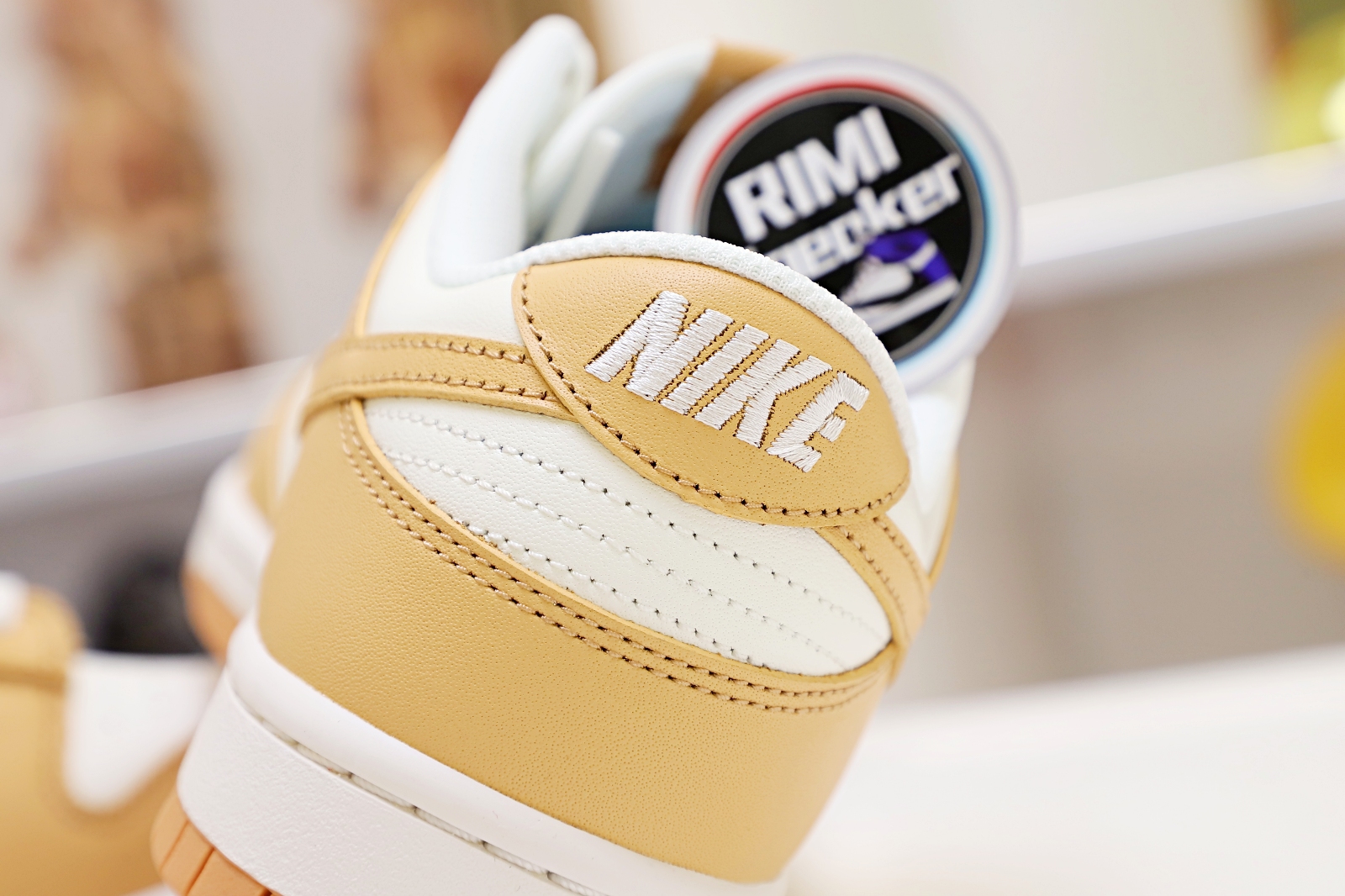 WMNS DUNK LOW