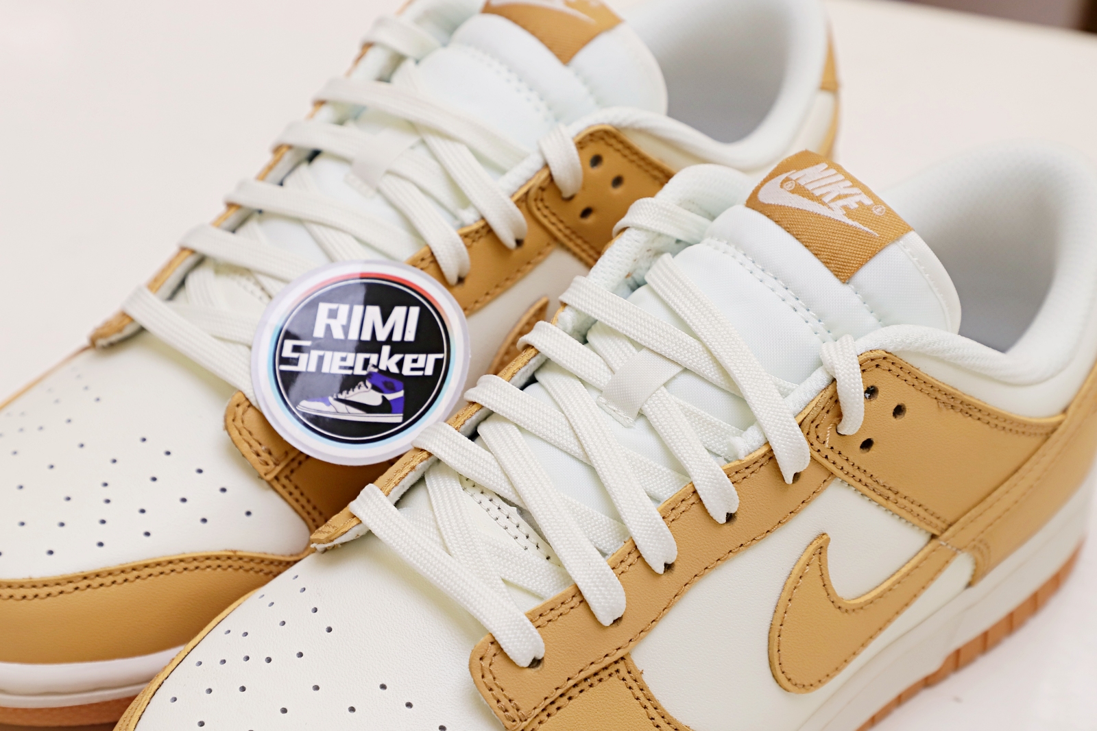 WMNS DUNK LOW