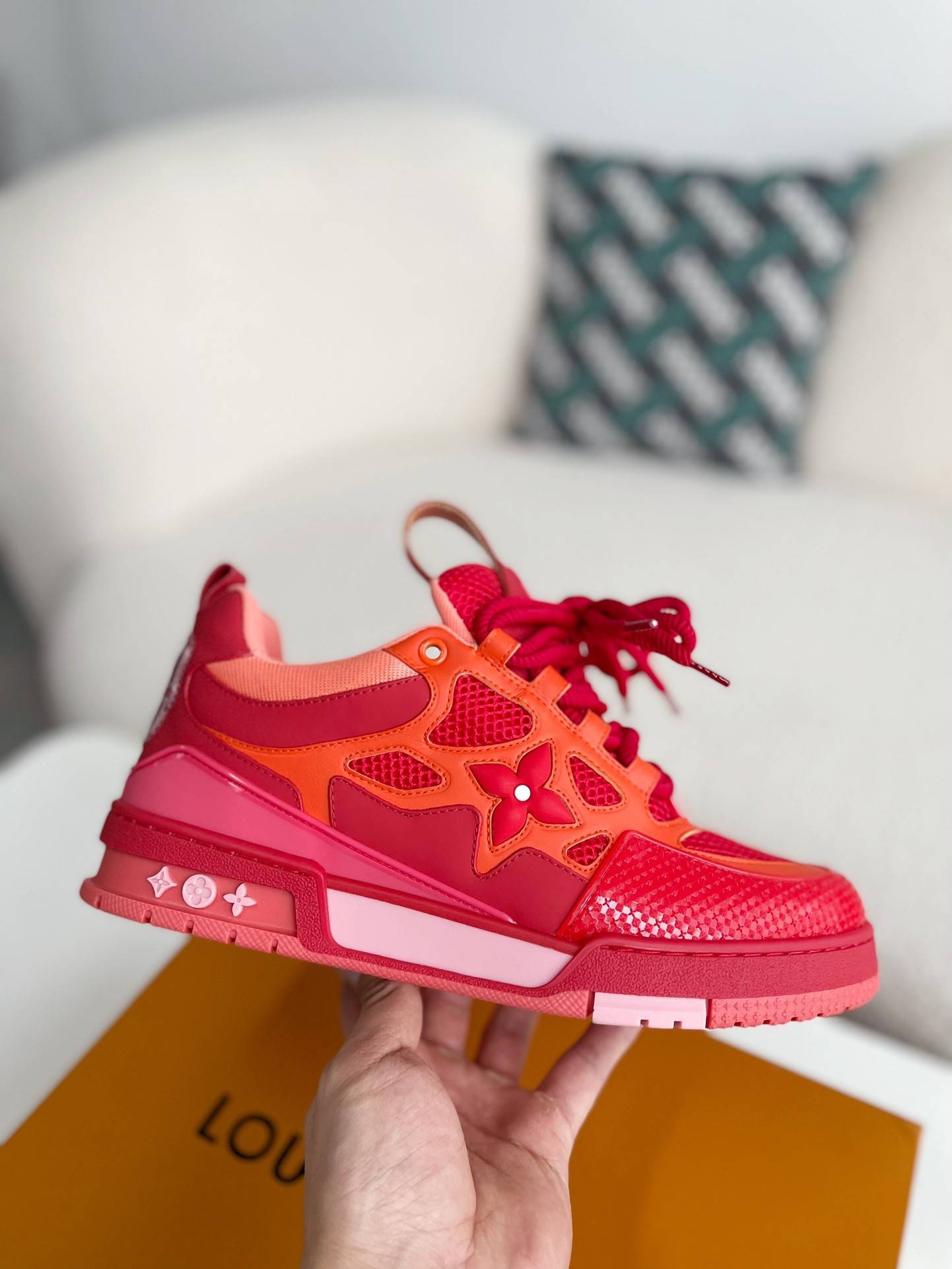 L*V RUNNER TATIC sneakers