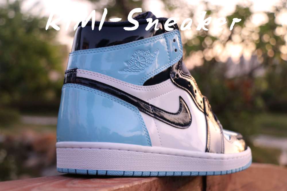 WMNS AIR JORDAN 1 RETRO HIGH OG