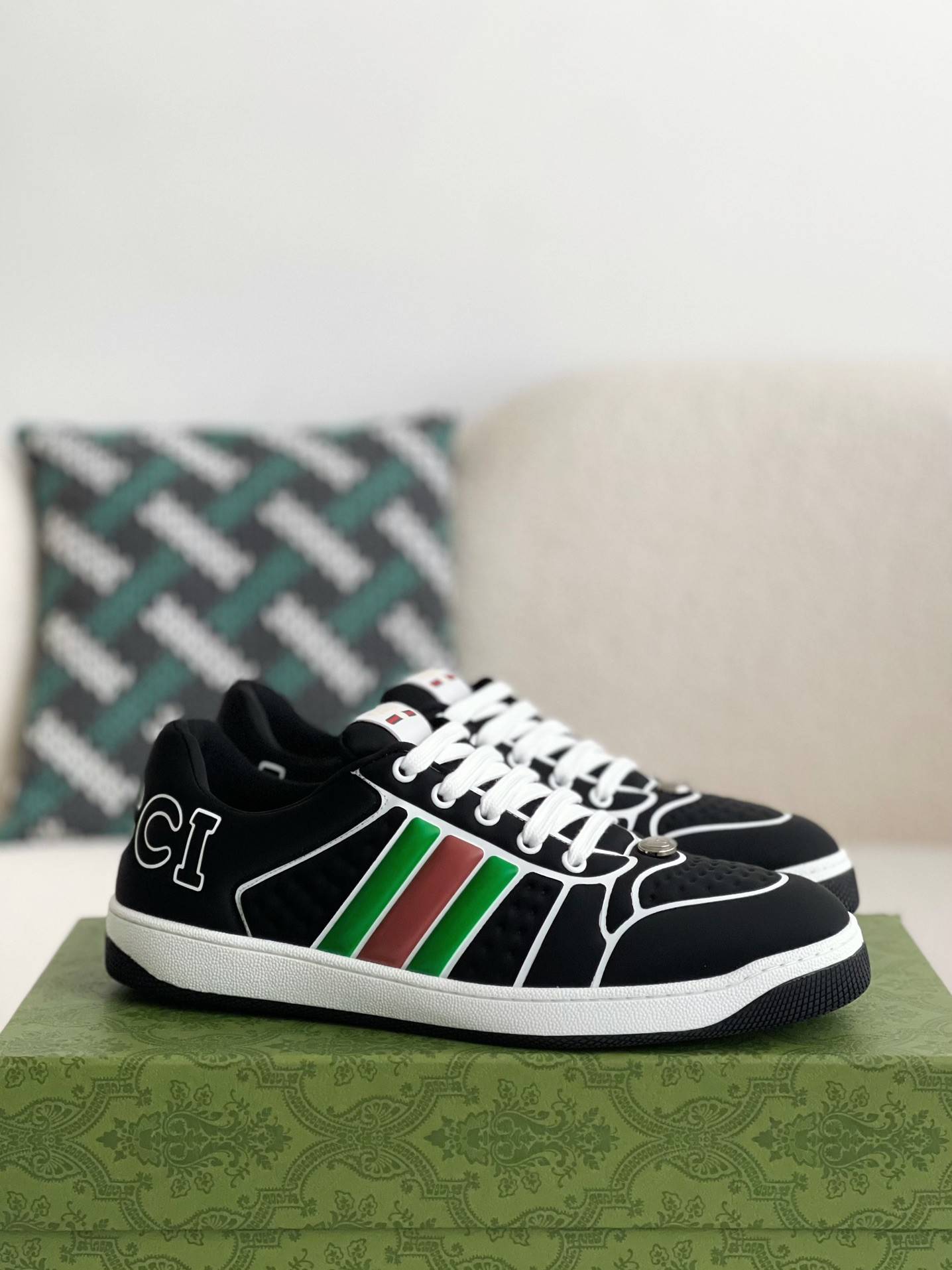 GU*Icasual sneakers