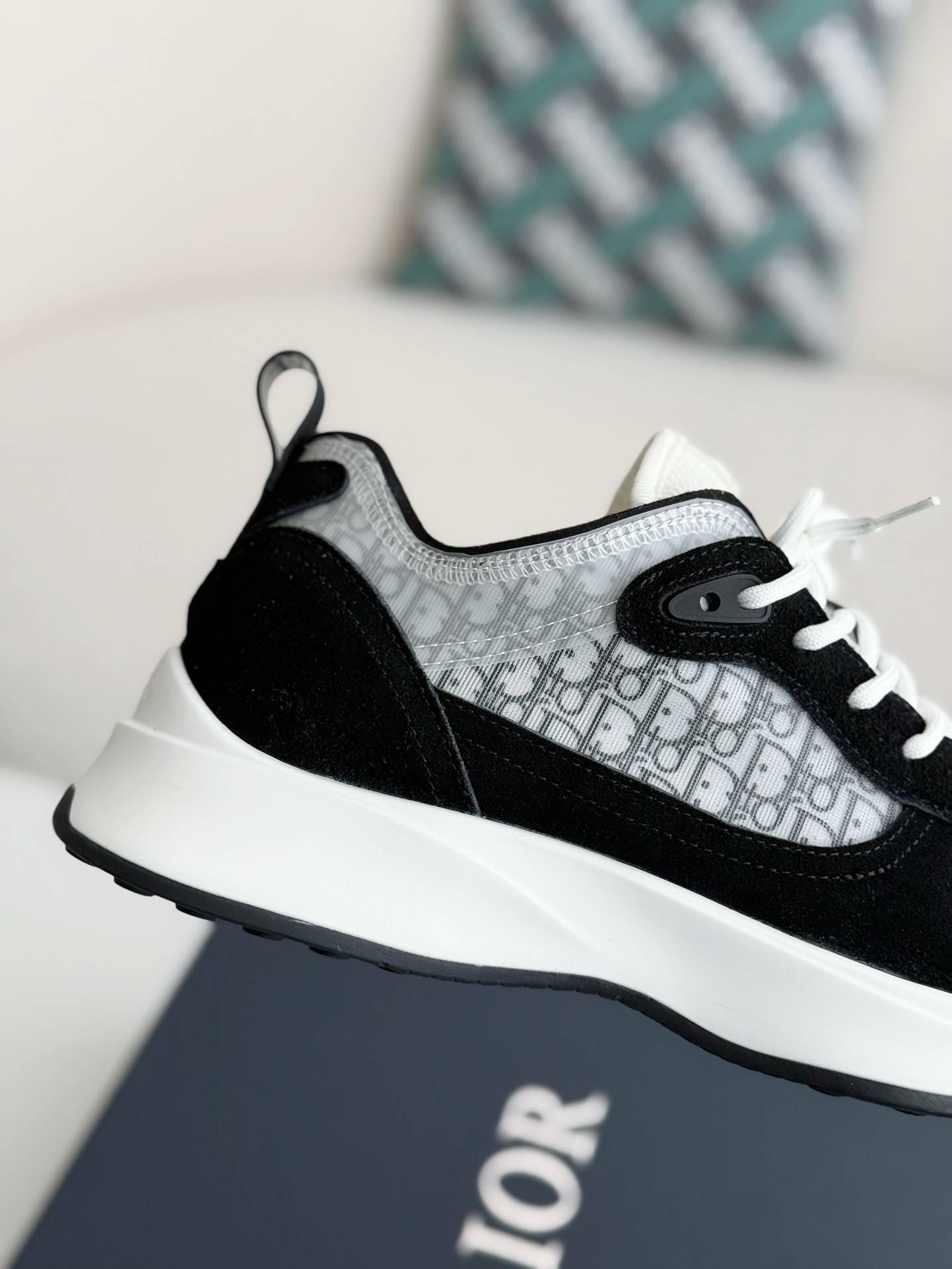 D*OR B25 Sneakers