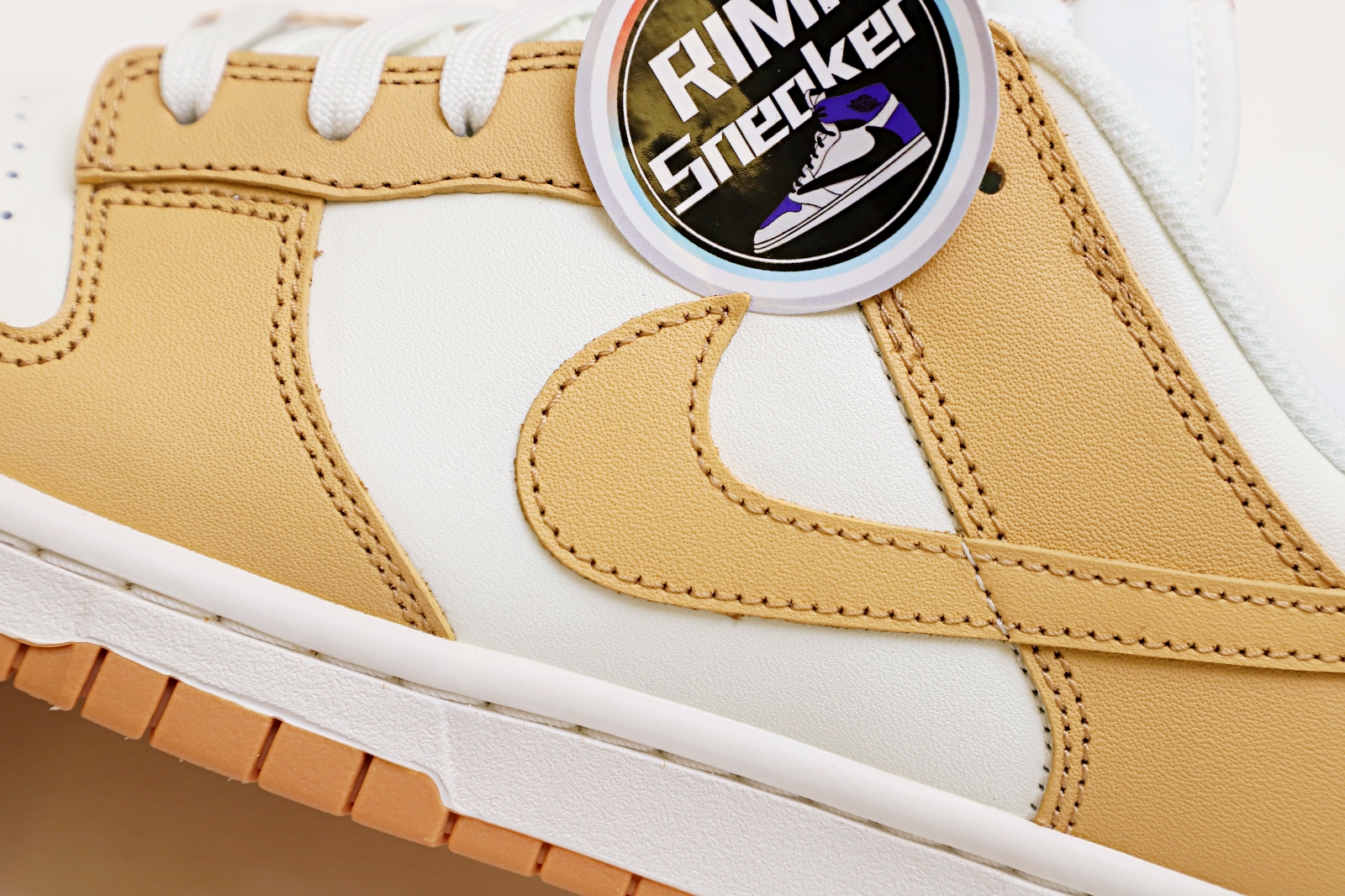 WMNS DUNK LOW