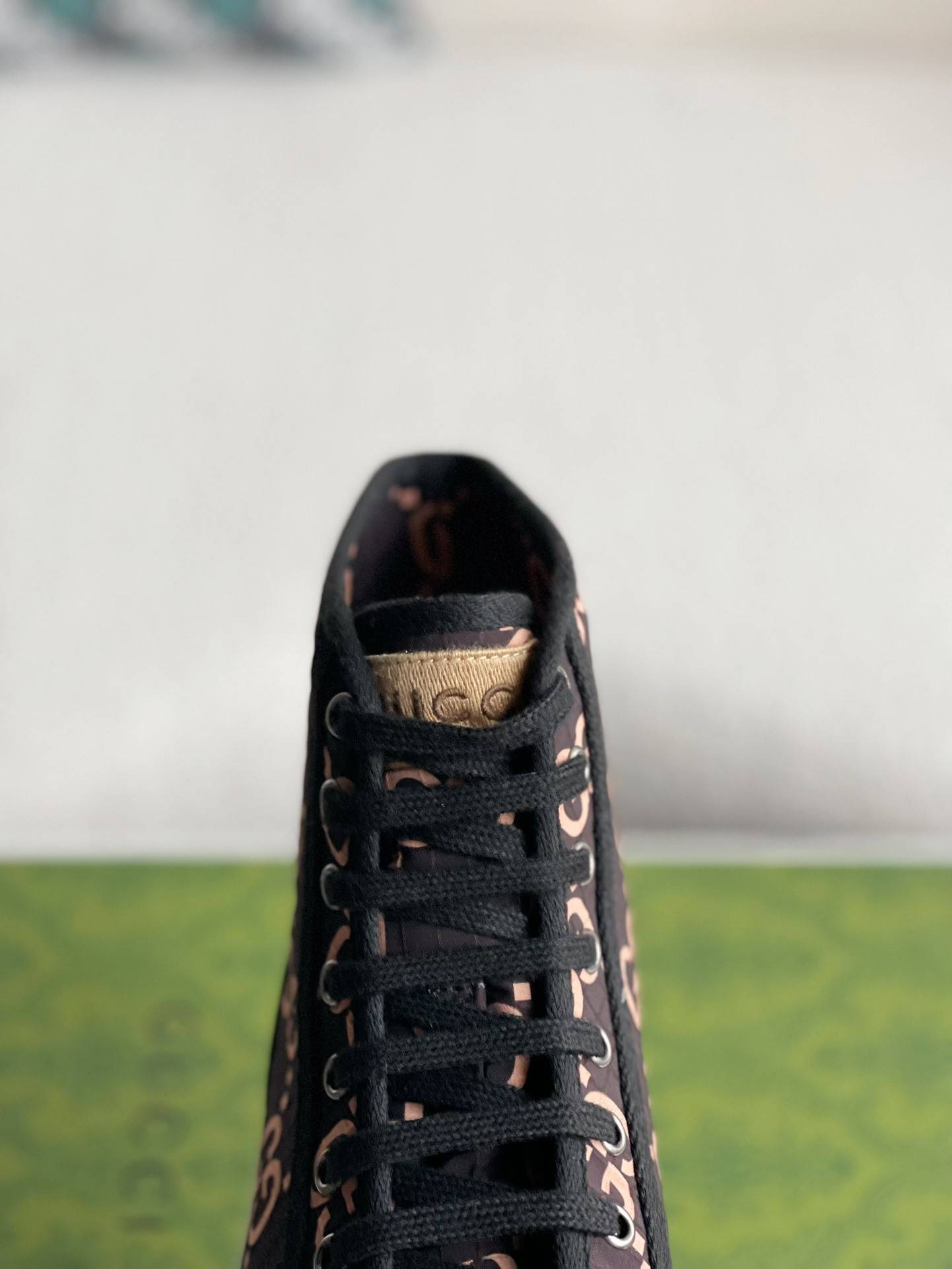 GU*IHigh-top shoes