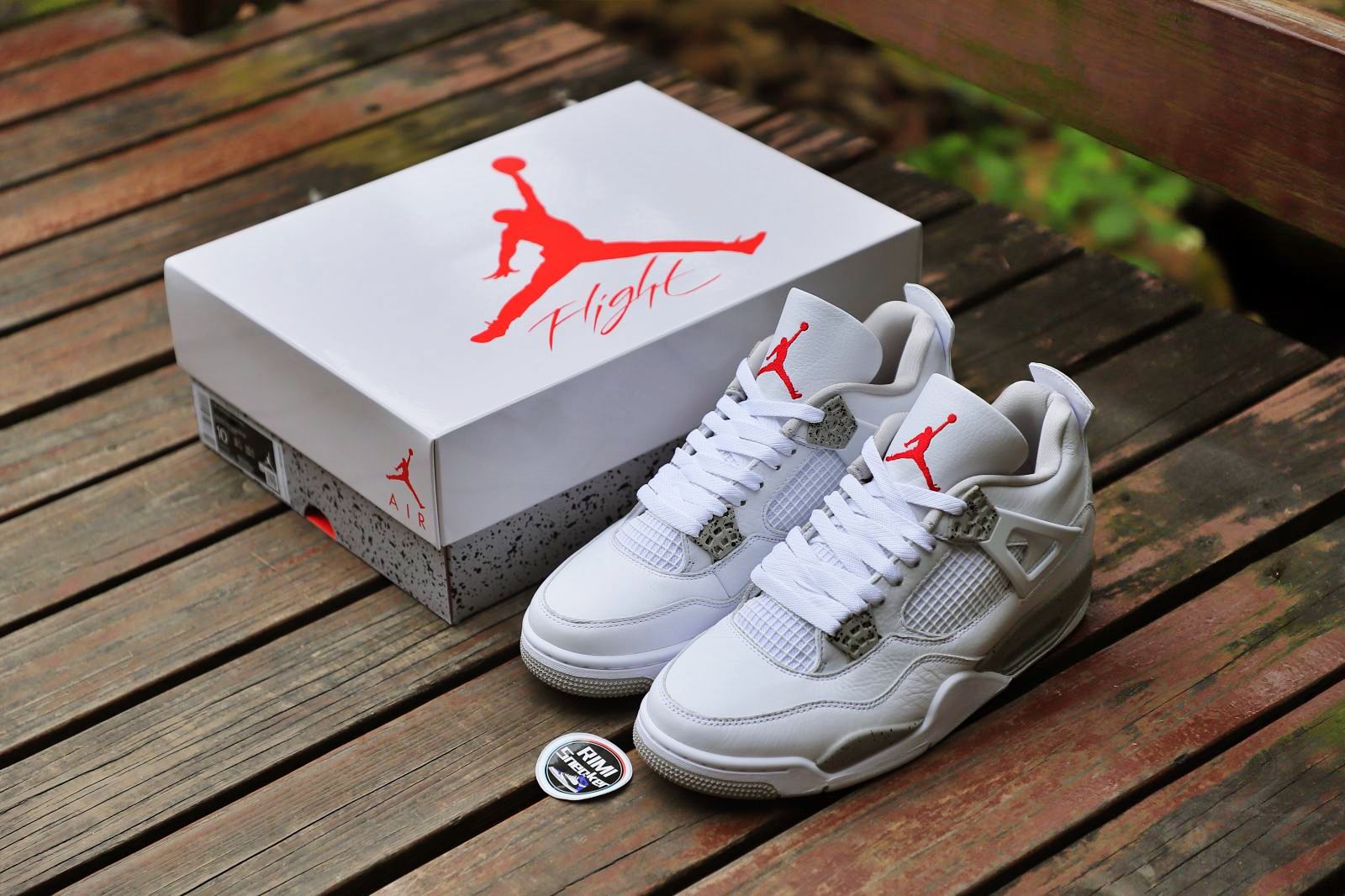 AIR JORDAN 4 RETRO