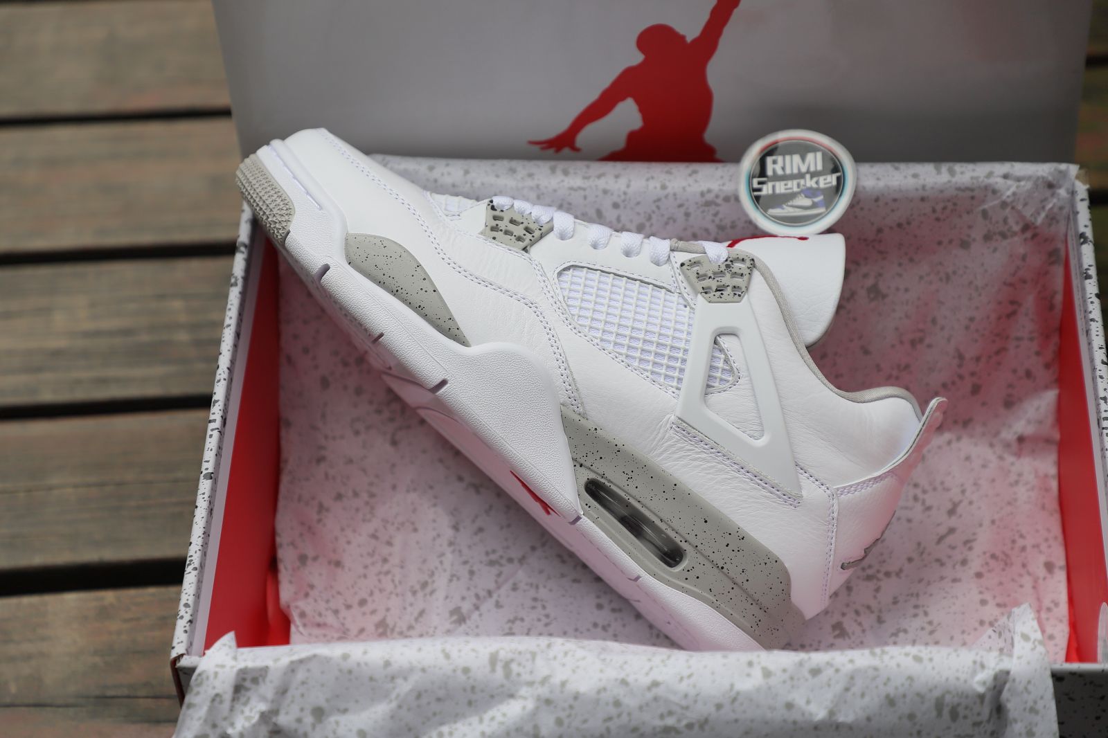 AIR JORDAN 4 RETRO