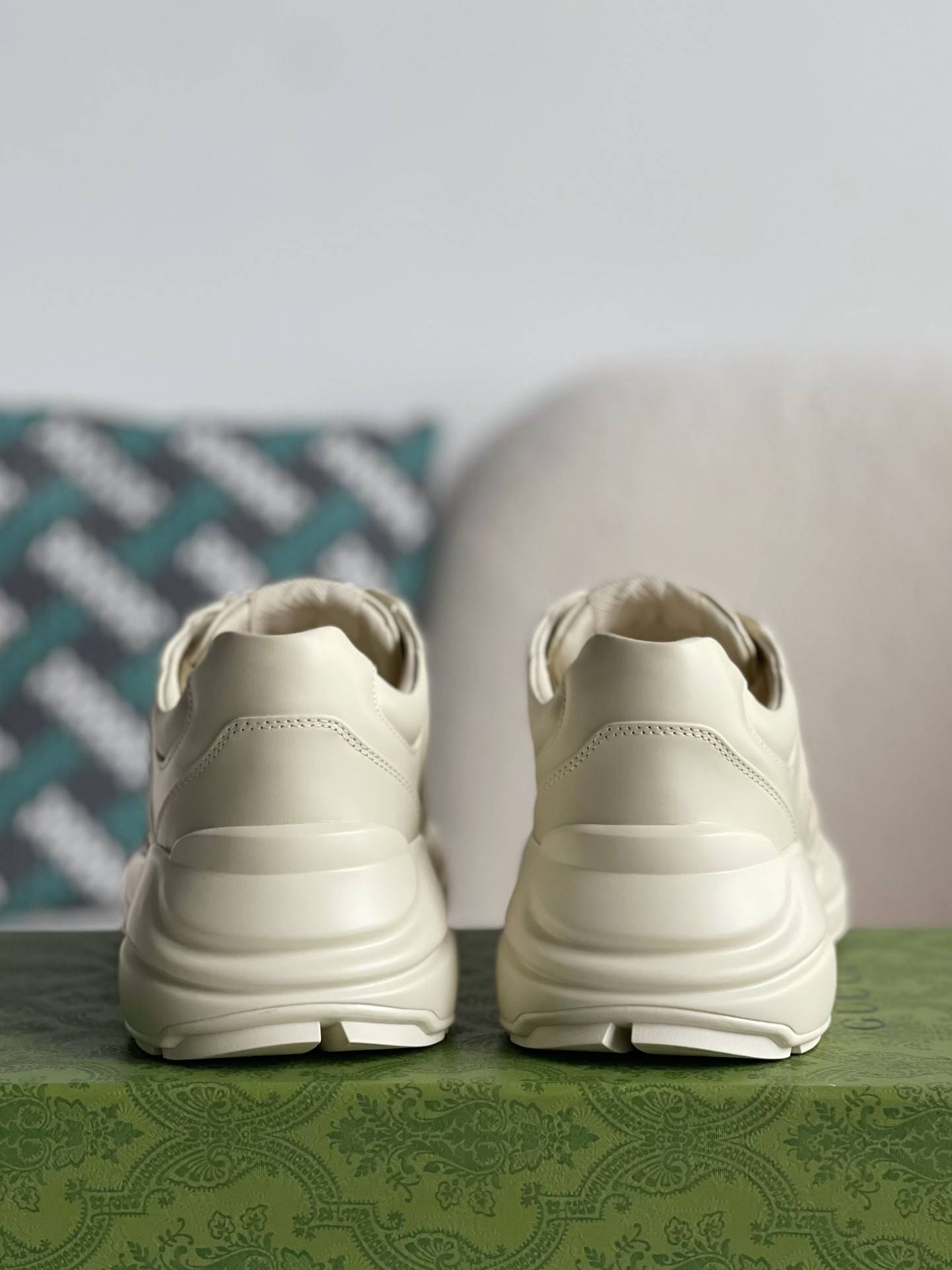 GU*IRetro Clunky Sneaker