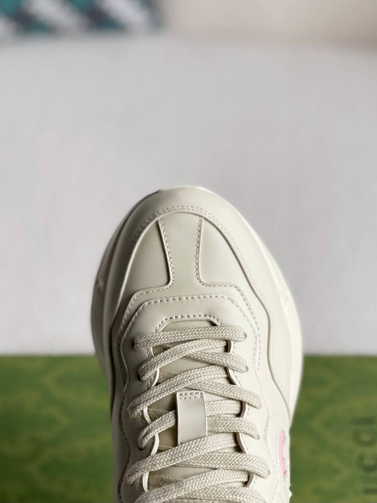 GU*IRetro Clunky Sneaker