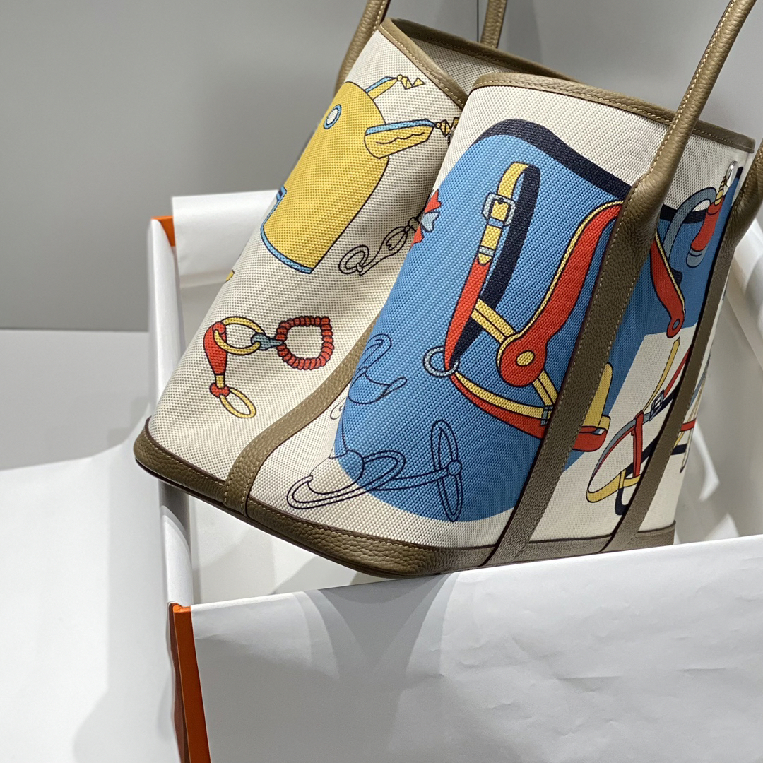 Hermes painted graffiti French fjord imported original cowhide wax thread sewing master craft painted canvas 36*30cm