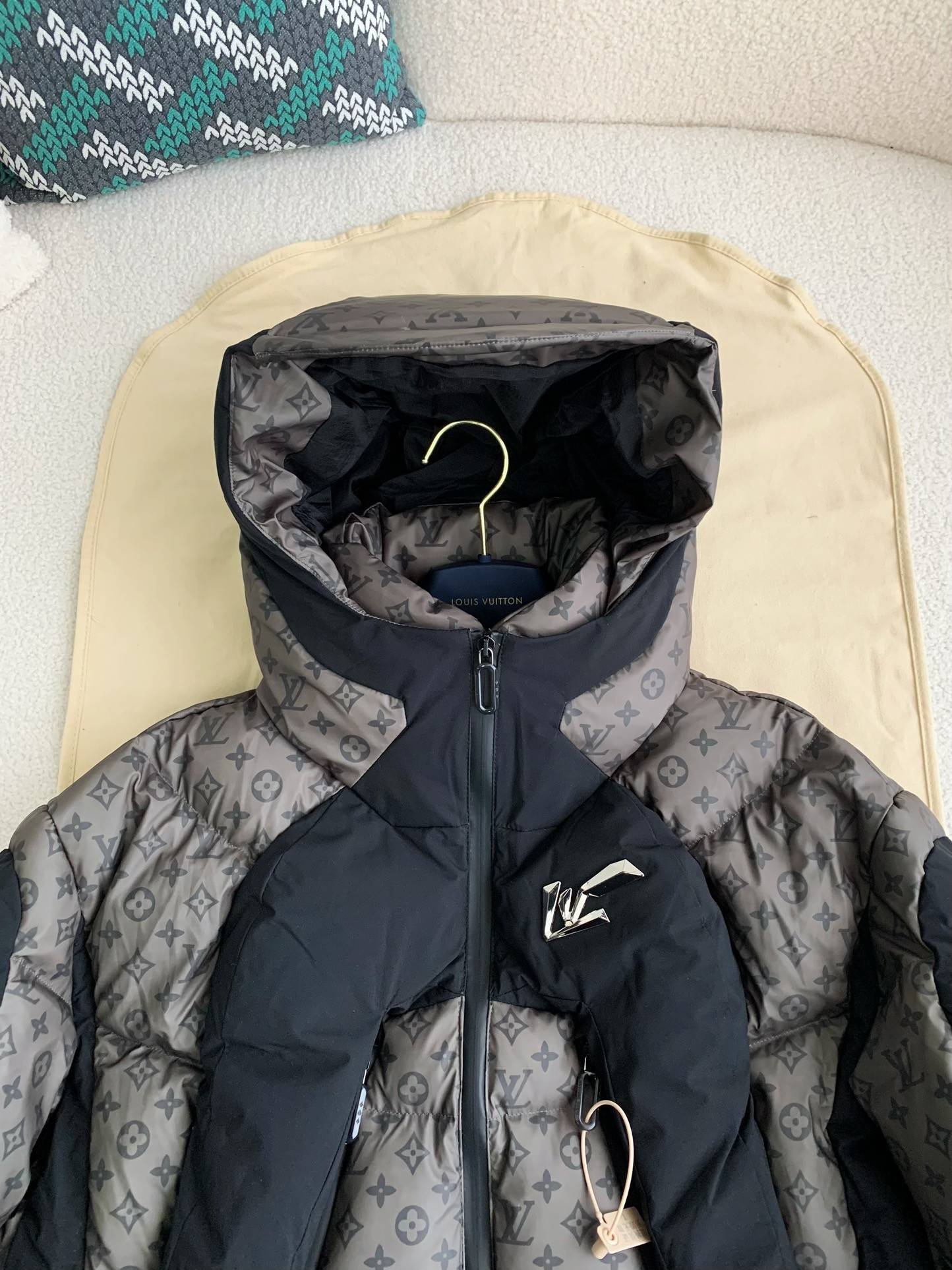 Louis Vuitton 24S warm color changing fabric men
