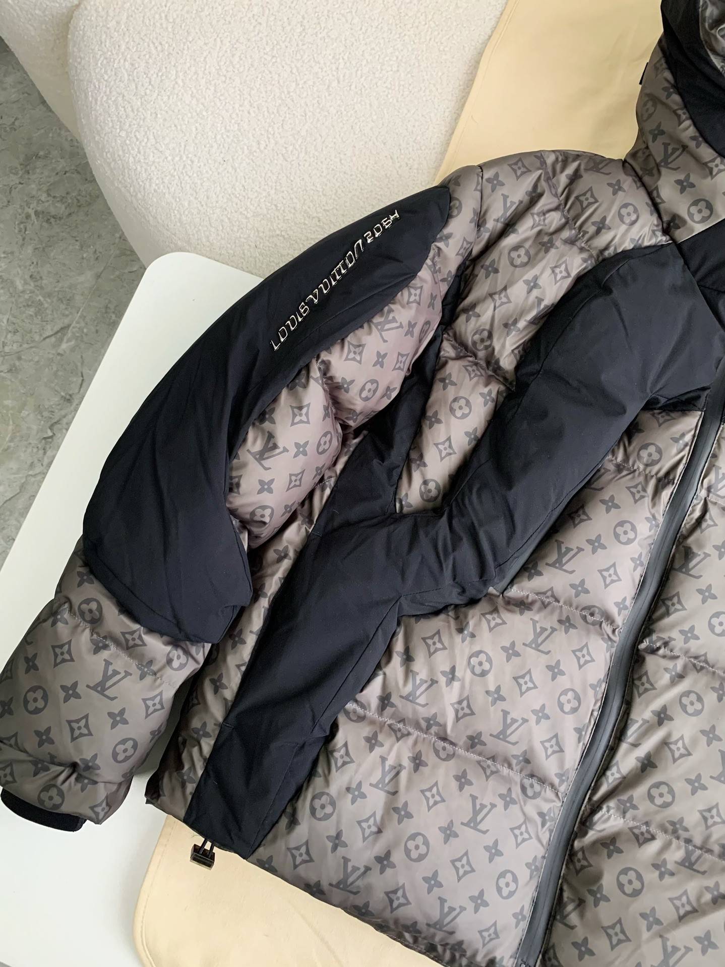 Louis Vuitton 24S warm color changing fabric men