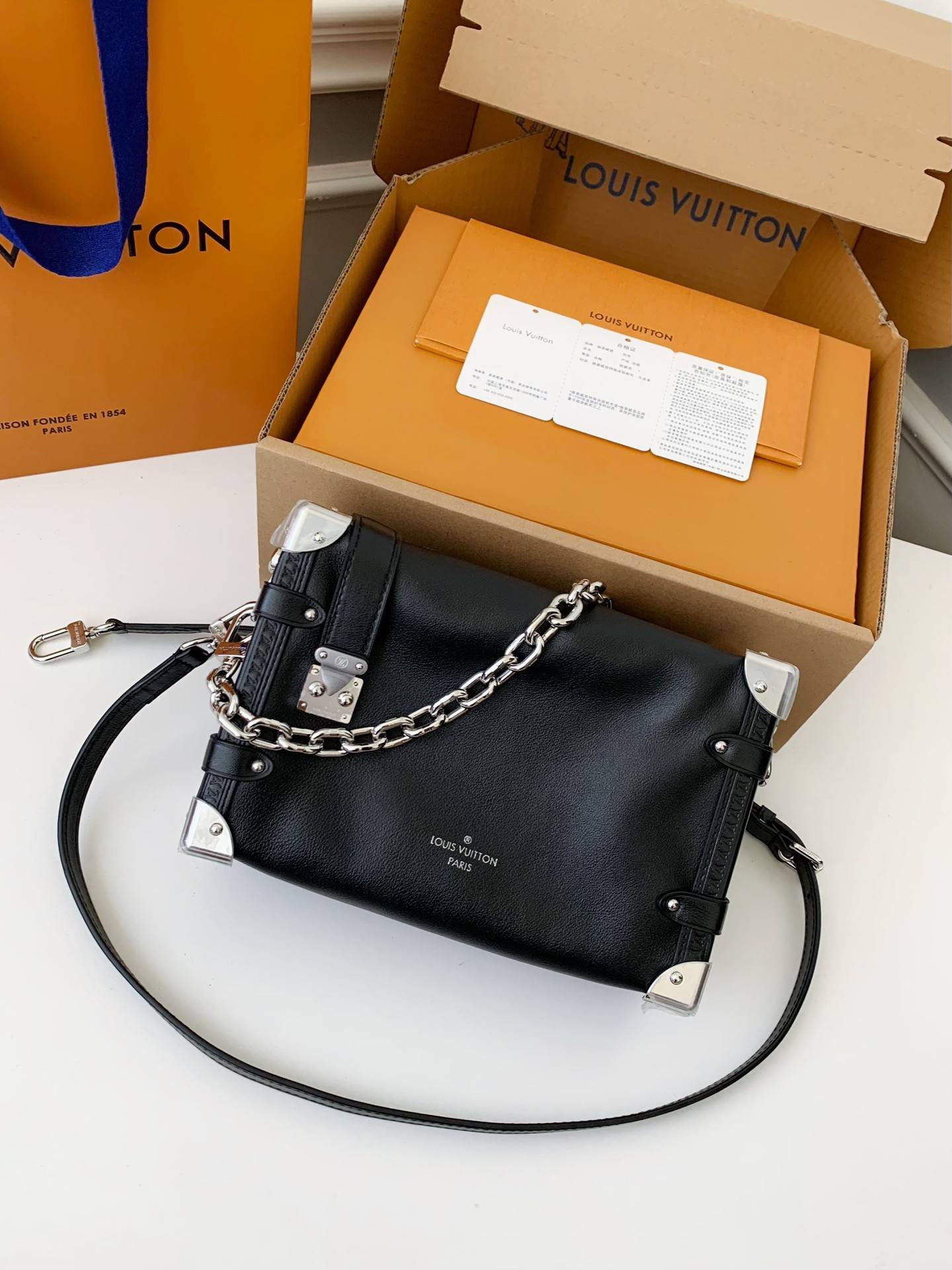 L*V New SIDE TRUNK full leather medium size handbag M11350 Size:21*14*6cm