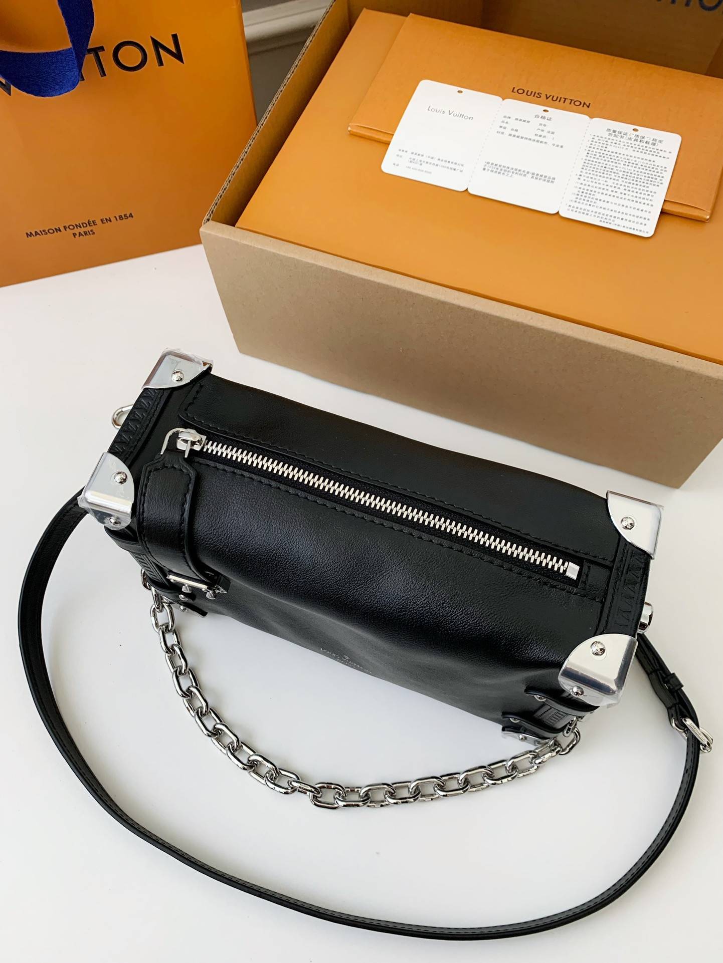 L*V New SIDE TRUNK full leather medium size handbag M11350 Size:21*14*6cm