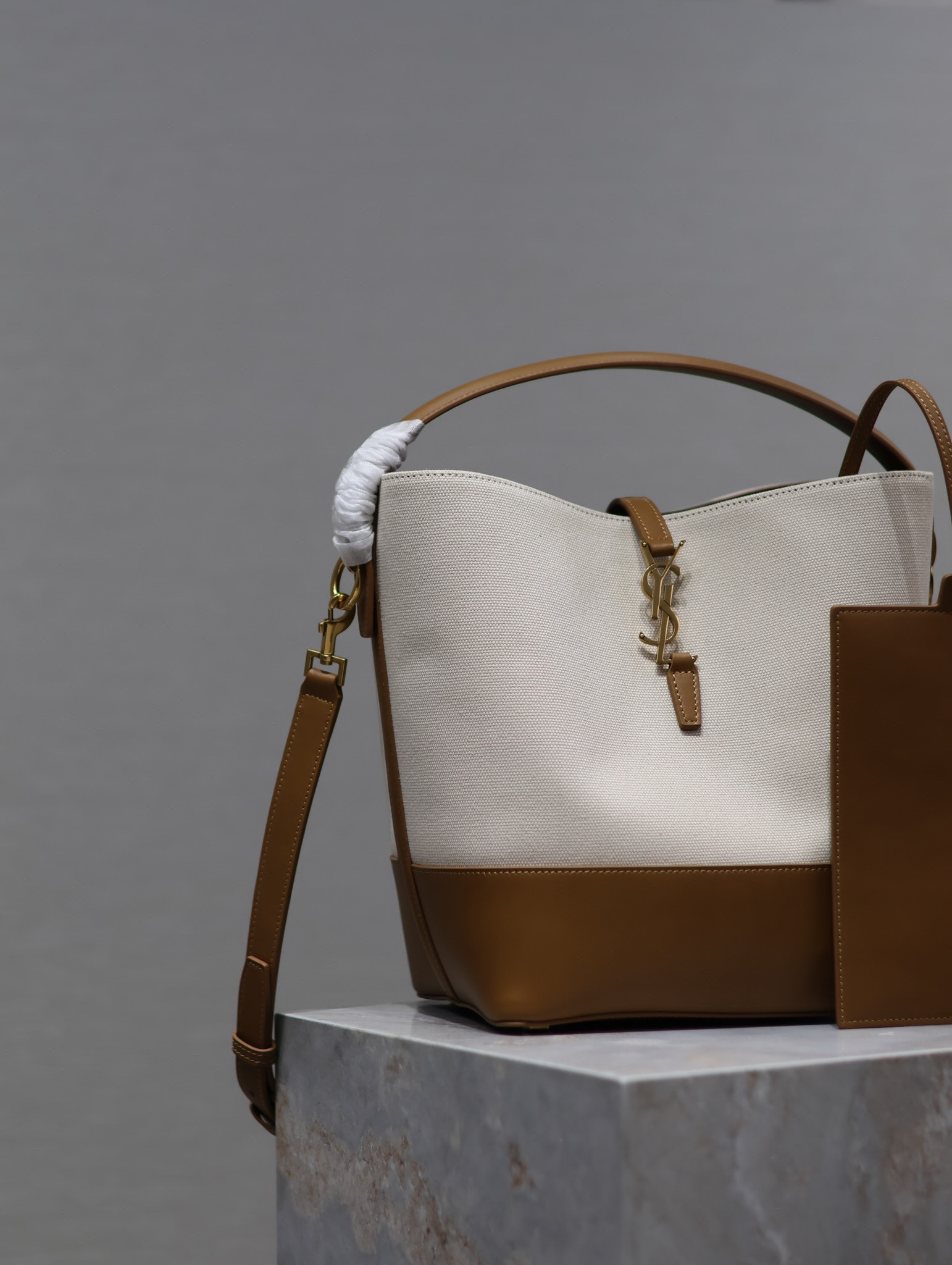 Ysl Le 5à7 Bucket