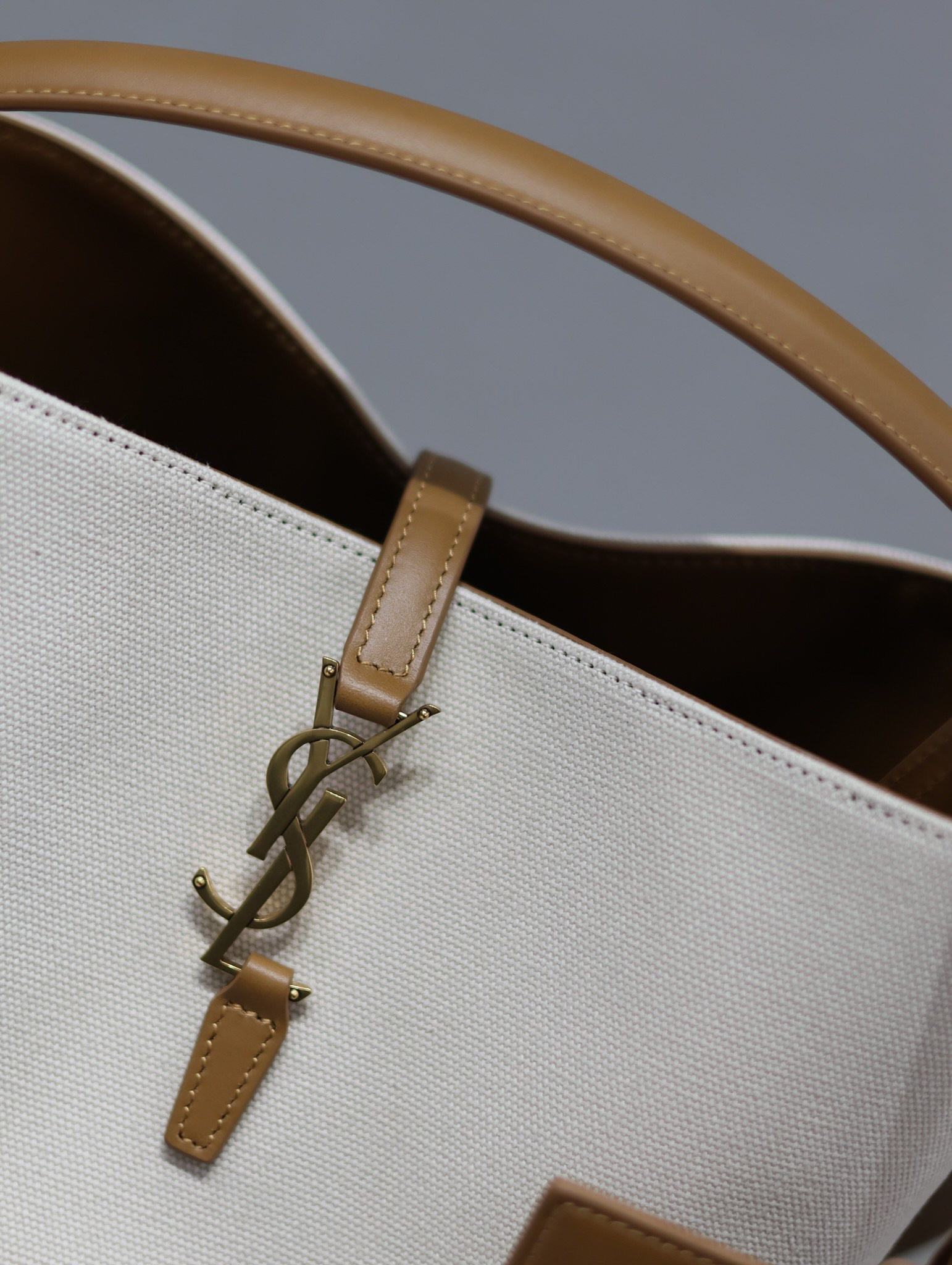 Ysl Le 5à7 Bucket