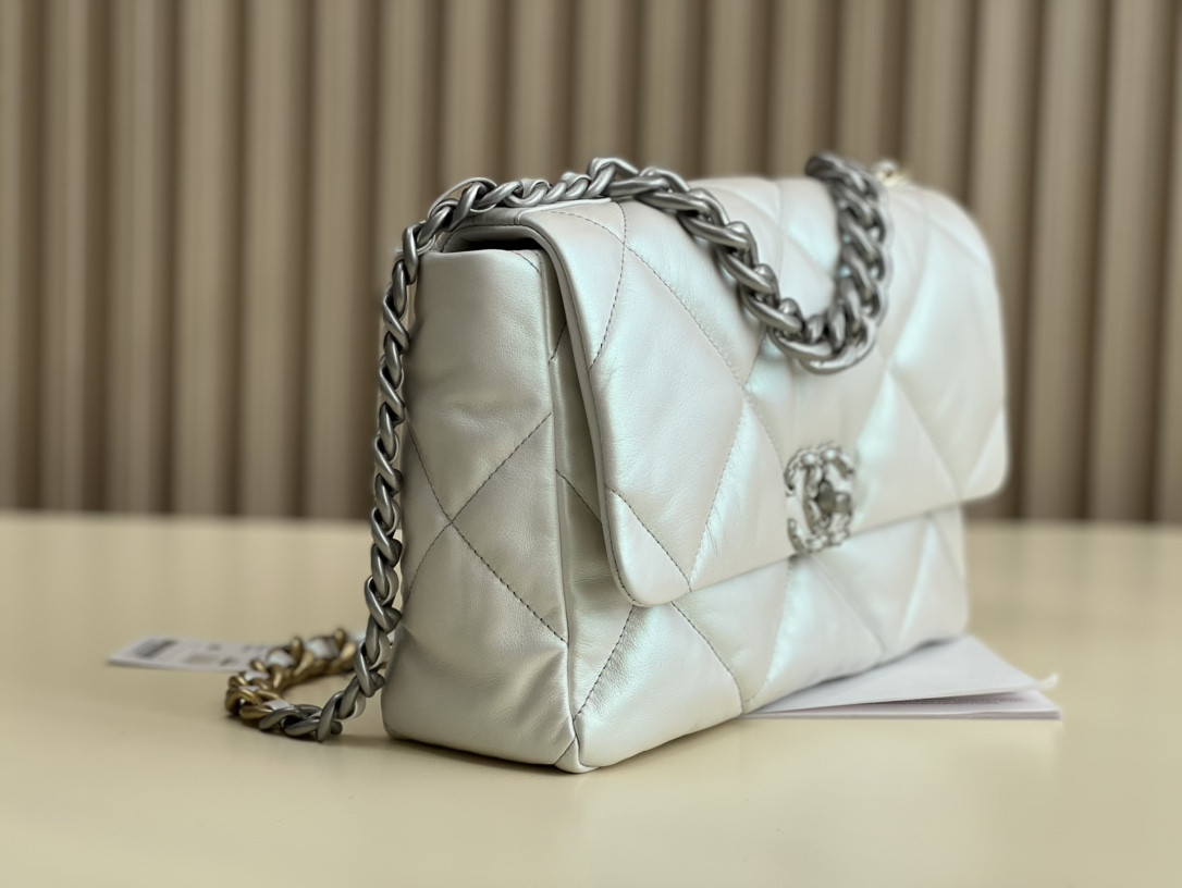 Chanle 19 Handbag