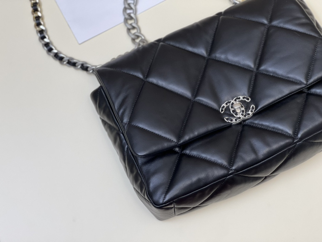 Chanle 19 Large Handbag