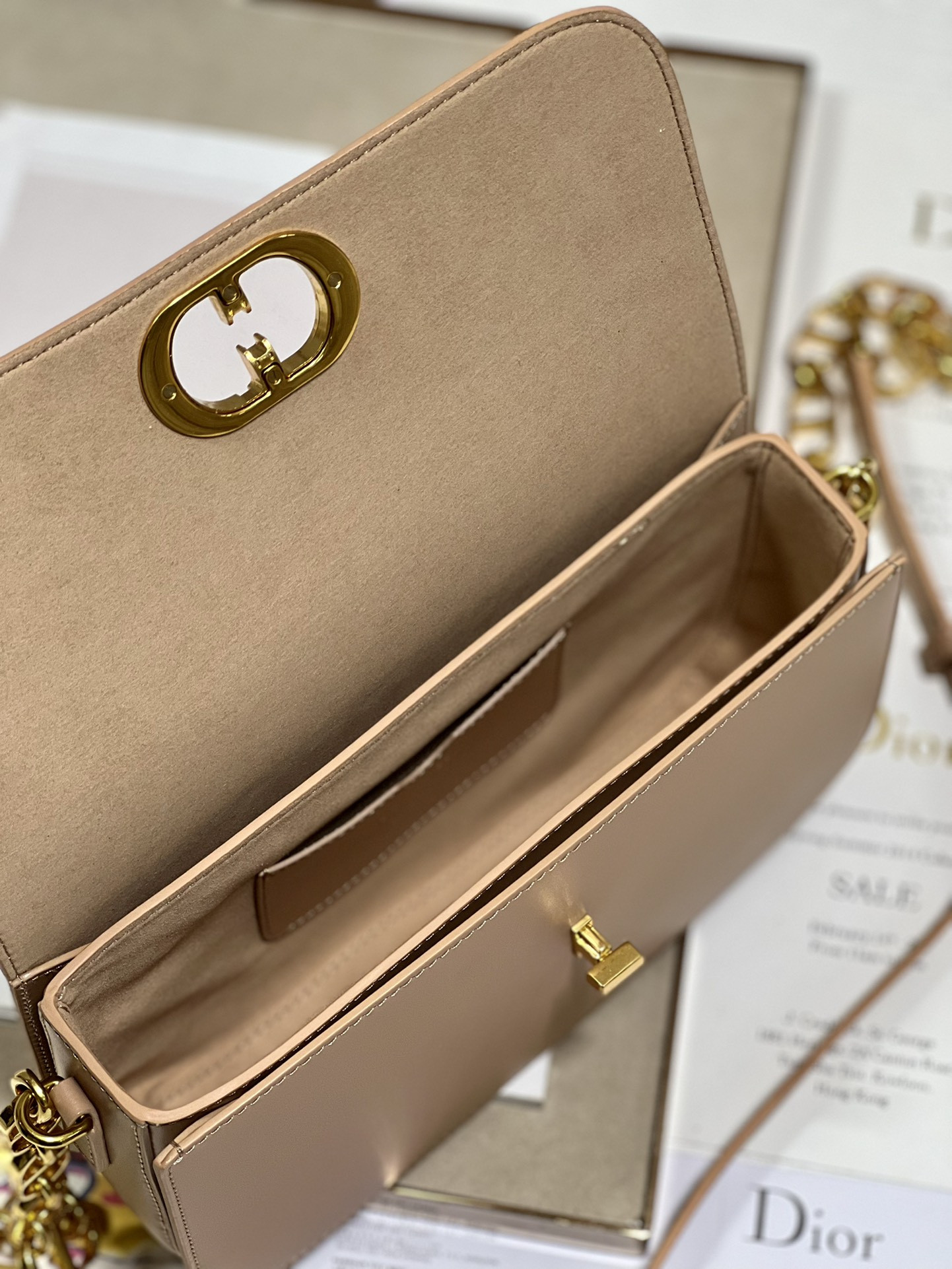 30 Montaigne Bag