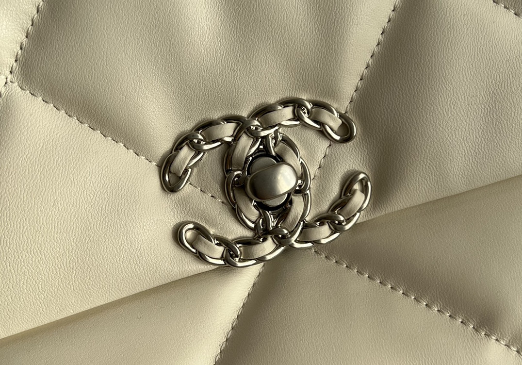 Chanle 19 Handbag