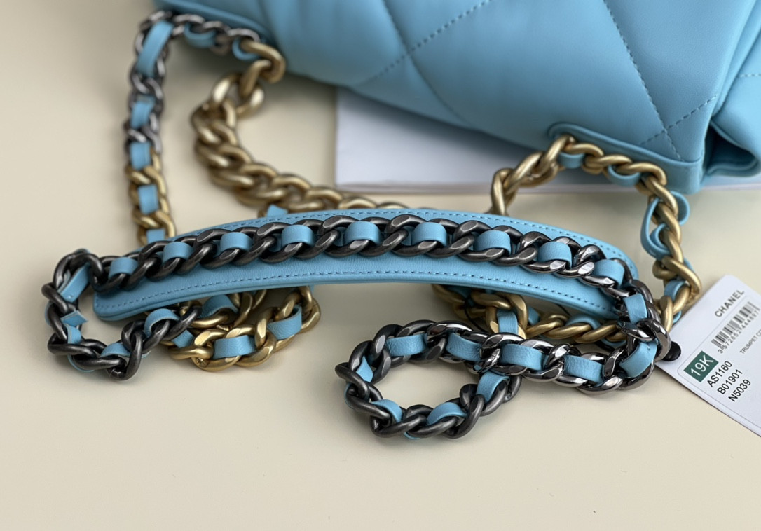 Chanle 19 Handbag