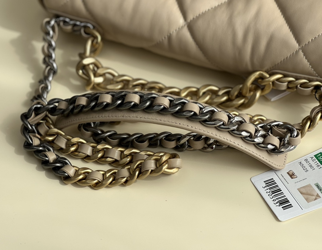 Chanle 19 Handbag