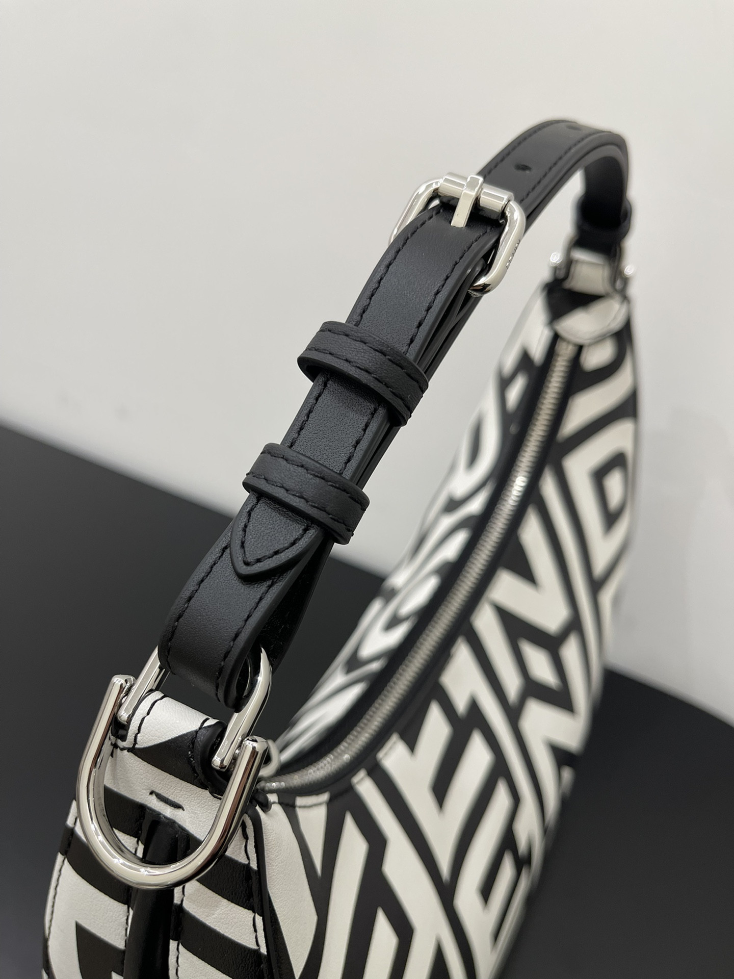 Fendi Praphy